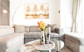 Bright Condo In The Heart Of Toronto