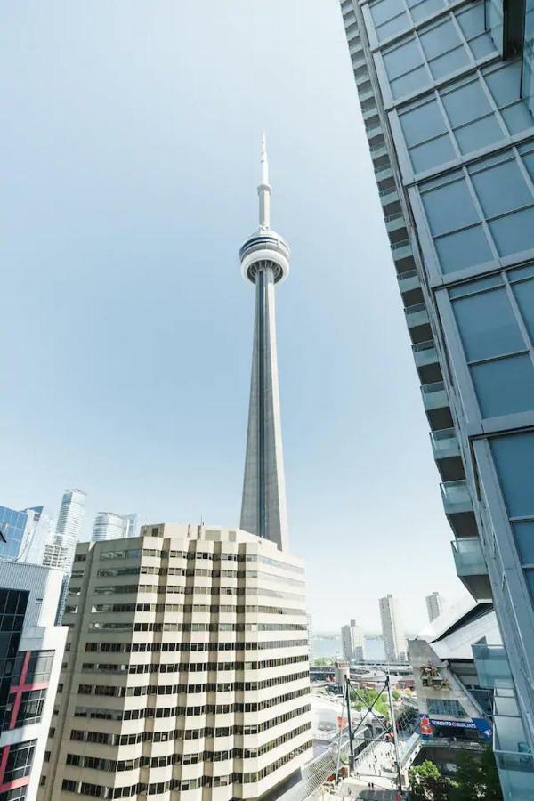 Bright Condo In The Heart Of Toronto Exterior photo